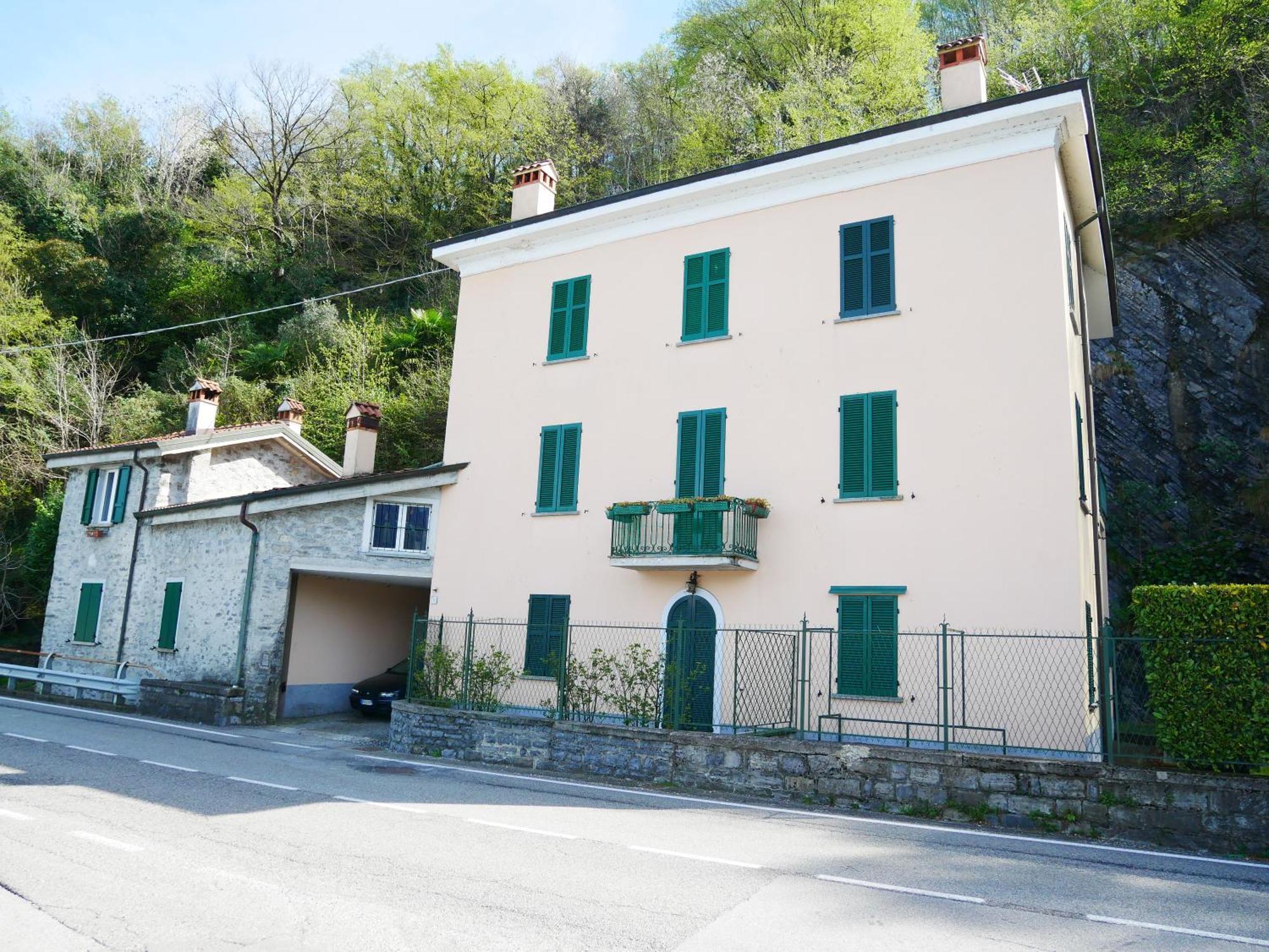La Riva Appartamento Perledo Eksteriør billede